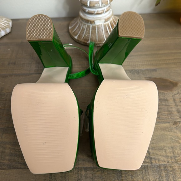 Vivianly Metallic Green Clear Toe Strap Platform Wide Heel Sandals - Picture 4 of 11